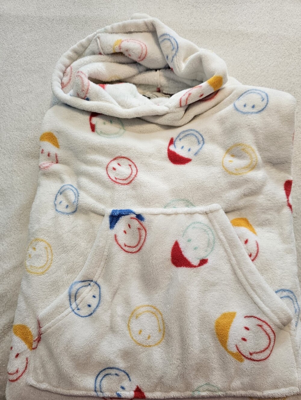 American Eagle Lounge One Size Smiley Face Fleece Graphic Print Hoodie Snuggie